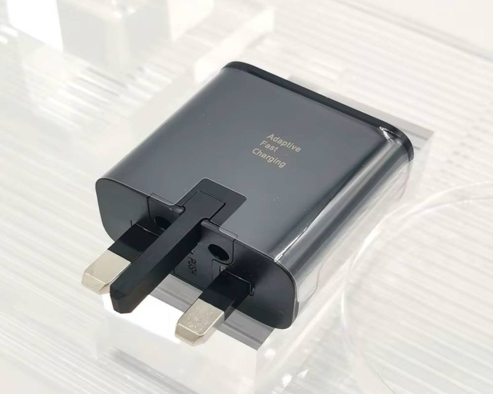 15W Fast Charging adapter (UK Plug)